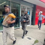 Fiscales y policías allanan oficinas en Santiago tras red falsificación de documentos públicos