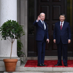 Biden y Xi inician su reunión en EE.UU. sonrientes y con un apretón de manos