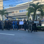 Policías retirados protestan en Hacienda por entrega de beneficios asegurados por la pensión