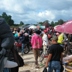 Masiva participación de haitianos y dominicanos en el mercado binacional en Pedernales