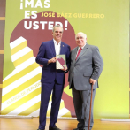 El periodista José Báez Guerrero presenta su libro “¡Más es usted!”