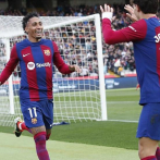 Raphinha anota y el Barcelona supera 4-0 al Getafe en la Liga de España