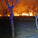 Fuegos provocados por 'manos criminales' en cañaverales ponen en acción bomberos del Este