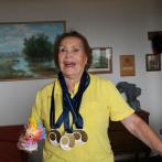 Eliana Busch, la nadadora chilena de 89 años que sueña con la gloria