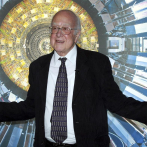 Fallece Peter Higgs, el físico que planteó la existencia de la “partícula de Dios”
