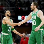 Tatum con 33 puntos lleva a Celtics a ganar 109-102 a los Cavaliers para poner 3-1 la serie