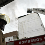 Bomberos sofocan incendio registrado en importadora china de Villa Consuelo
