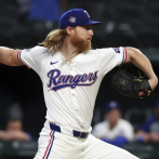 Gray se luce y los Rangers blanquean a Reales