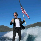 Con cerveza en mano y surfeando, así celebró Mark Zuckerberg la independencia de EEUU
