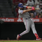 Rangers anotan 4 en la 9na y superan 9-8 a Angelinos