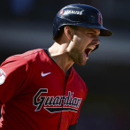 Thomas da jonrón de 3 carreras, el bullpen de Cleveland funciona, Guardianes ganan el primero