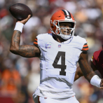 Desempeño de Deshaun Watson genera críticas y pedidos de que los Browns lo envíen al banquillo