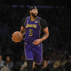 Anthony Davis anota 35 y los Lakers remontan y superan a los Suns