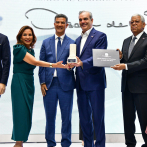 Abinader entrega premio Óscar de la Renta