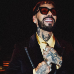 Anuel AA podría estar hospitalizado por supuesta infección tras realizarse un tatuaje