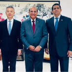 Empresario de la industria automotriz visita el embajador de China