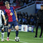 La liga española apela el fallo que permite a Barcelona retener los servicios de Olmo y Víctor