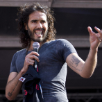 La Policía británica acusa al humorista Russell Brand de dos nuevos delitos sexuales