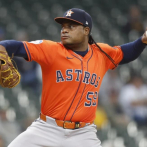 Valdez y Peña comandan a Astros en triunfo ante los Cerveceros para evitar barrida