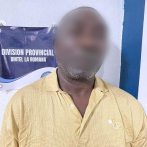 Haitiano es apresado en La Romana tras decomiso de 32 mil cigarrillos y 43 galones de clerén