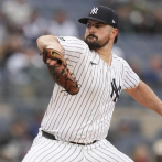 Rodón, Vivas y los Yankees vencen 1-0 a Rangers para ganar la serie a tres partidos