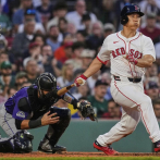Yoshida lidera a los Red Sox a barrer a los Rockies con victoria de 10-2