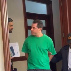 Juez impone garantía económica a hombre acusado de lanzar perra desde un edificio