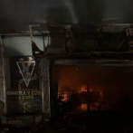 Autoridades investigan incendio que destruyó más de 50 vehículos y otros dos siniestros en SFM