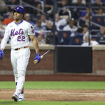 Los Mets cometen 3 errores costosos y permiten 5 carreras sucias, pierden 7-4 de los Marlins