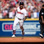 Rocchio y Naylor impulsan 5 en la octava entrada, Guardianes vencen a los Tigres y empatan serie 1-1