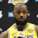LeBron James recibe duras críticas por usar un truco publicitario para anunciar alcohol