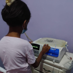 Noemí Mejía duerme atada a una máquina de diálisis soñando con recuperar su salud