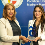 Qik Banco Digital recibe premiación de Pucmm