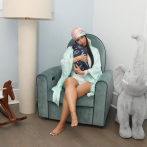 Cardi B convierte cordón umbilical en una joya de oro