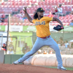 De la Cruz domina desde el montículo y las Águilas detienen invicto de los Leones