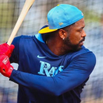 Eloy Jiménez acuerda con los Azulejos un pacto de Ligas Menores