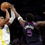 Stephen Curry encesta 26 en la victoria de los Warriors sobre los Wolves