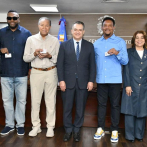 Entregan nueva cédula a personas con discapacidad y a miembros del Salón de la Fama de Cooperstown