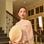 El arte de seducir sin palabras con el abanico de mano