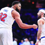 Towns y Alvarado escriben historia en la victoria de los Knicks