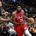 76ers dicen que Joel Embiid será operado de apendicitis, sin fecha de regreso