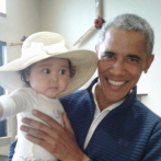 Mujer se topa con Obama y le pide que cargue a su bebé
