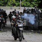 Un agente herido tras explosión de tres motos de la Policía en Caracas