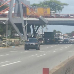 Se desprende cable eléctrico en puente Juan Carlos