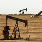 Petróleo registra leve alza entre tensiones geopolíticas y una ola de frío