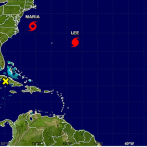 María vuelve a degradarse a tormenta tropical mientras se aleja de EEUU