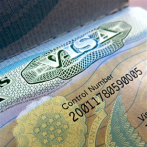 Se puede cambiar residencia por visa de paseo y en el futuro solicitarla otra vez