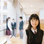 Alumna japonesa demanda a su escuela por obligarla a teñirse el pelo de negro