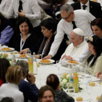El papa almuerza con 1.500 pobres y rechaza la 