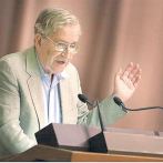 Chomsky asegura que en la actualidad hay amenazas mayores que en Guerra Fría
